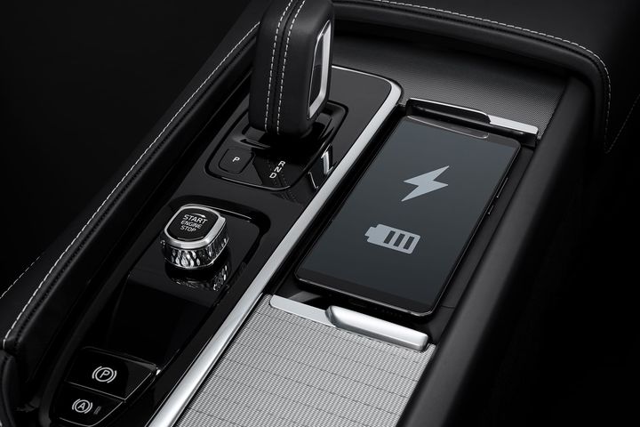 Wireless device charging image