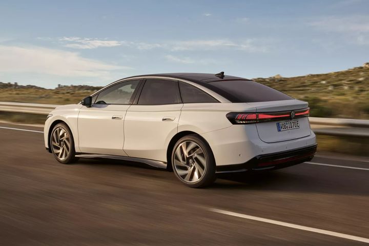 Charge quickly. Drive further. image