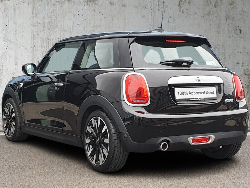 More views of MINI hatch