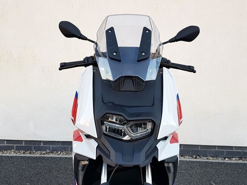 More views of BMW C400X