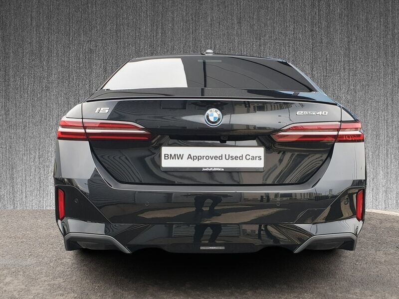 More views of BMW i5