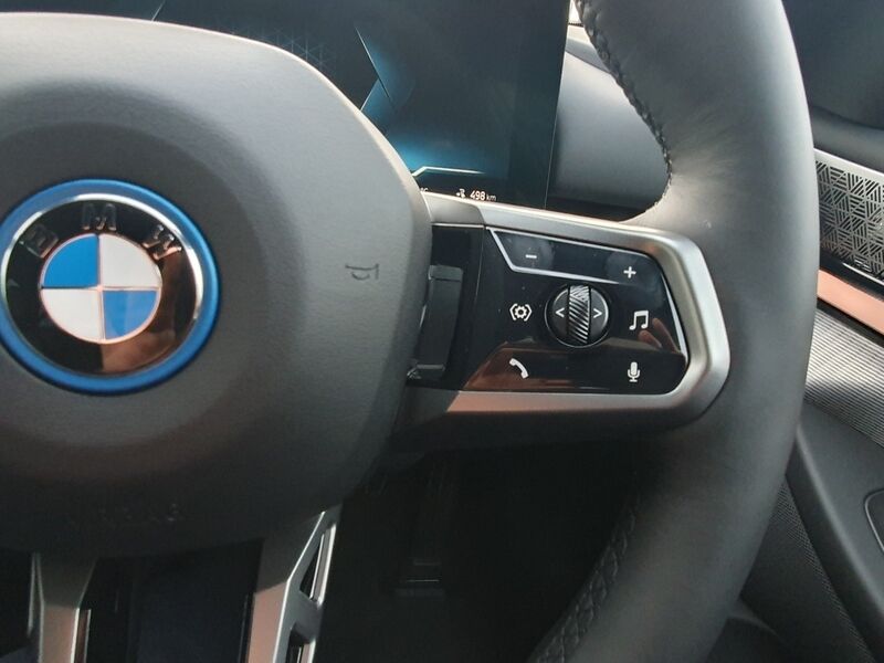 More views of BMW i5