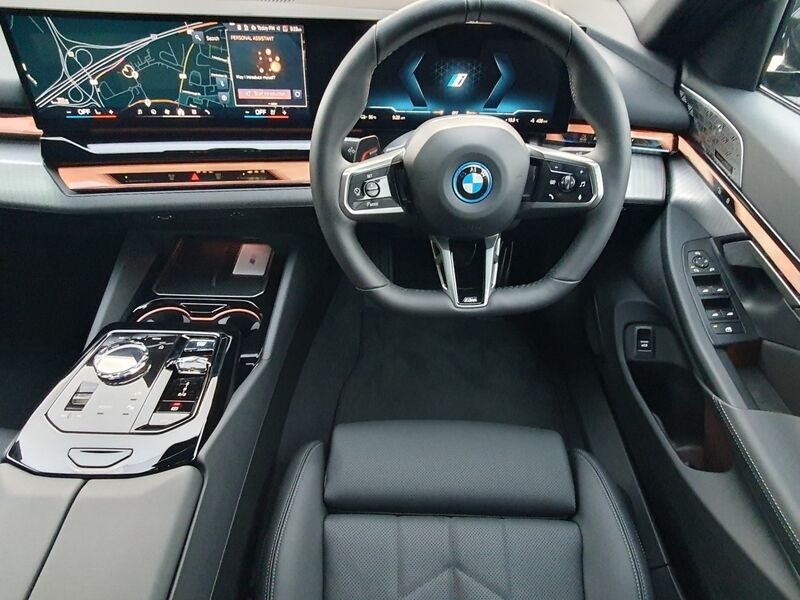 More views of BMW i5