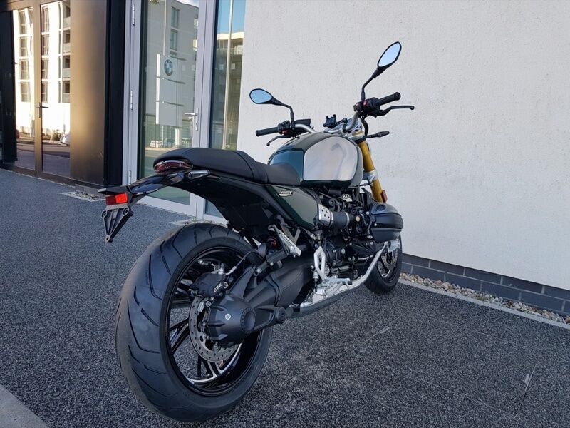 More views of BMW R NINE T