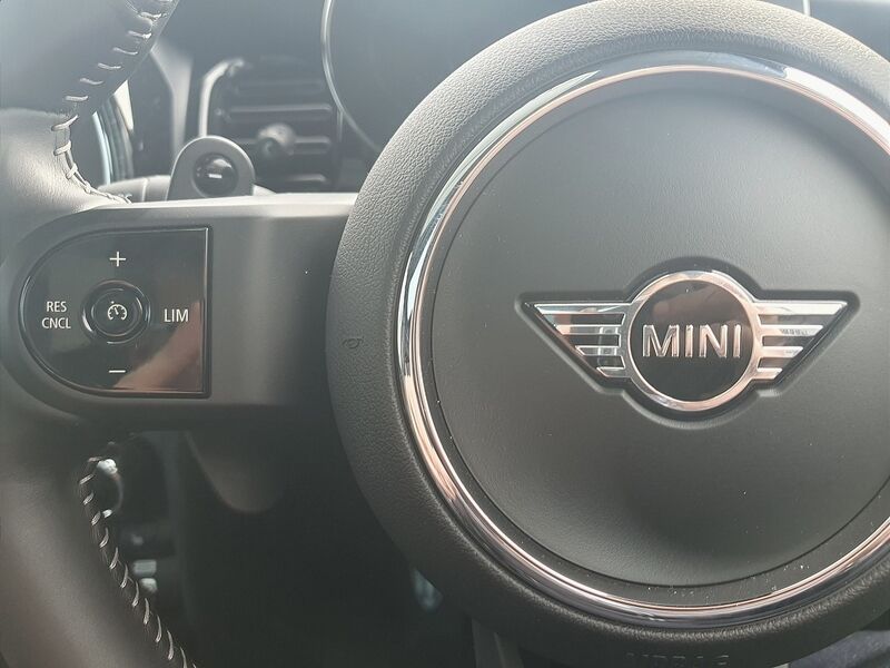 More views of MINI hatch