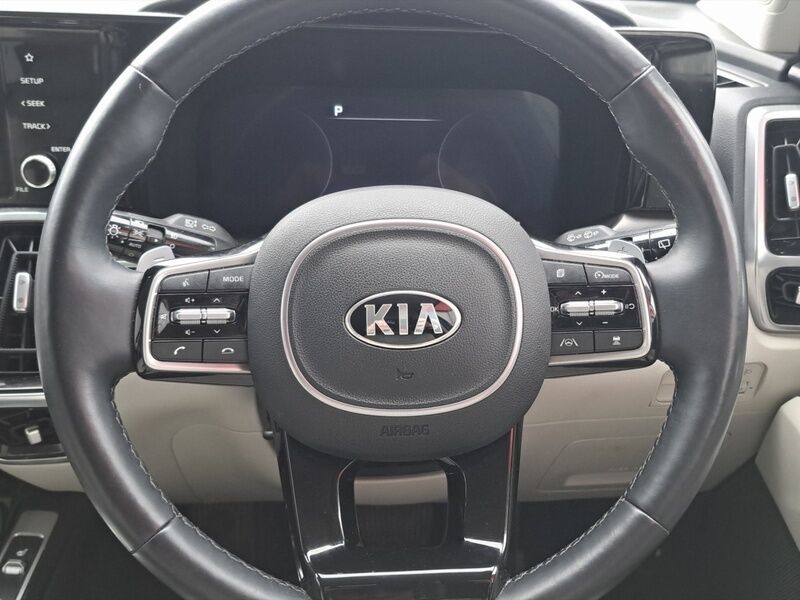 More views of Kia Sorento