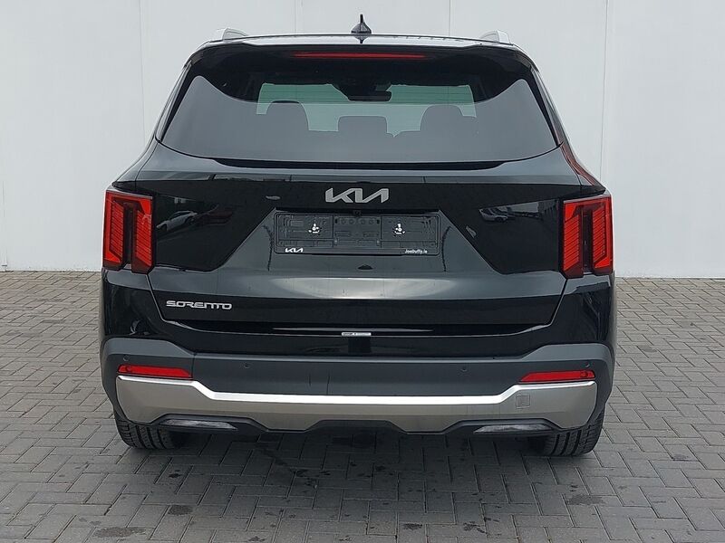 More views of Kia Sorento