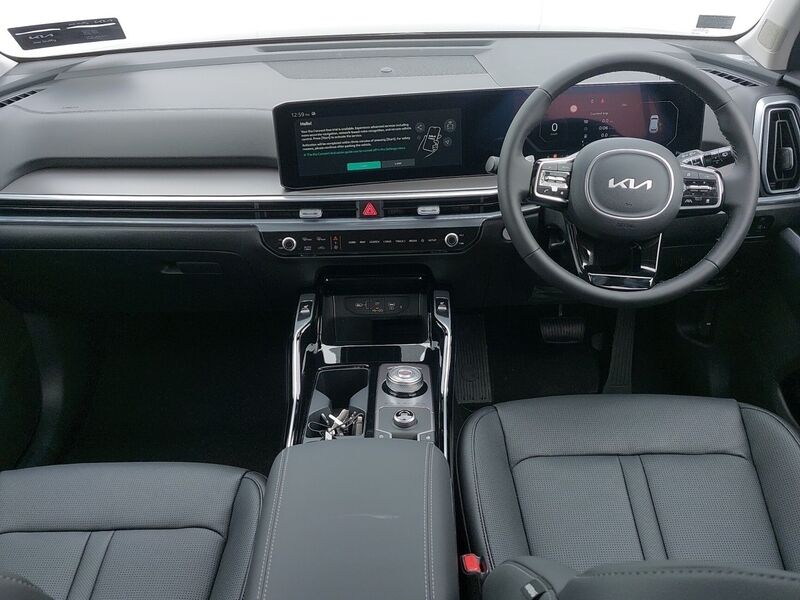 More views of Kia Sorento