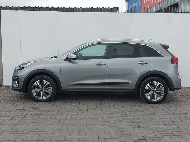 More views of Kia Niro