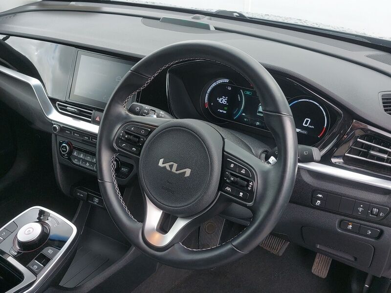 More views of Kia Niro