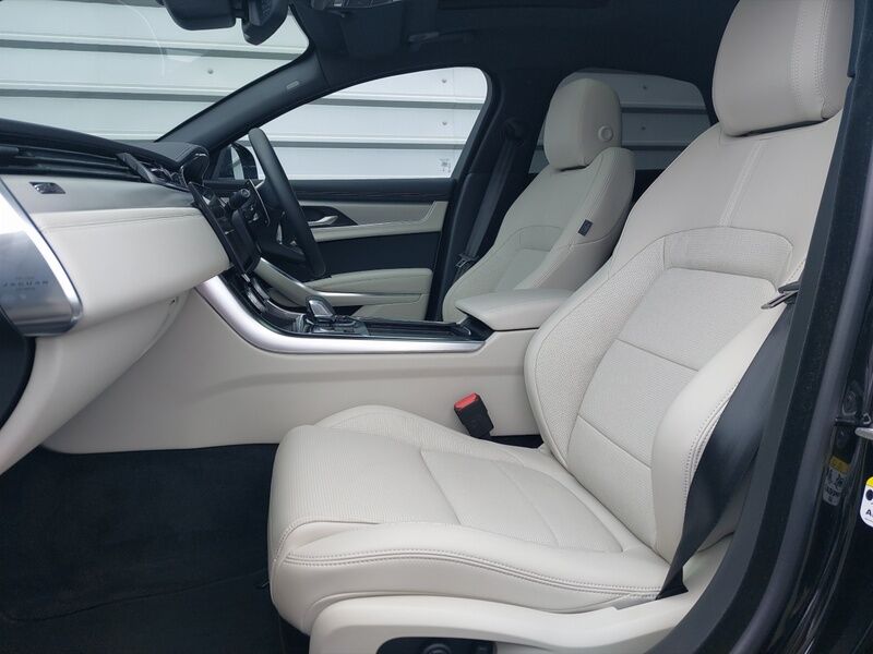 More views of Jaguar XF