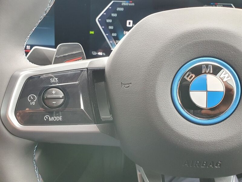 More views of BMW i5