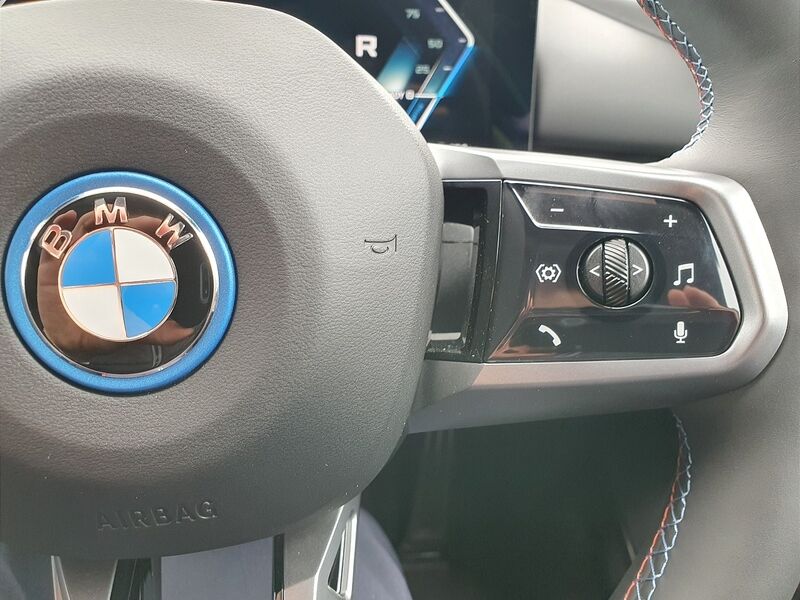 More views of BMW i5