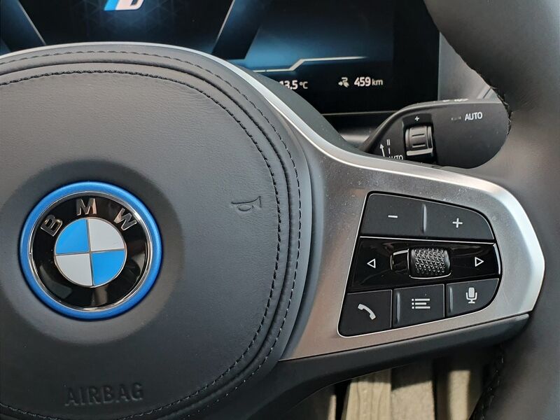 More views of BMW i4