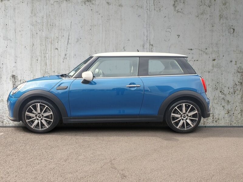 More views of MINI hatch