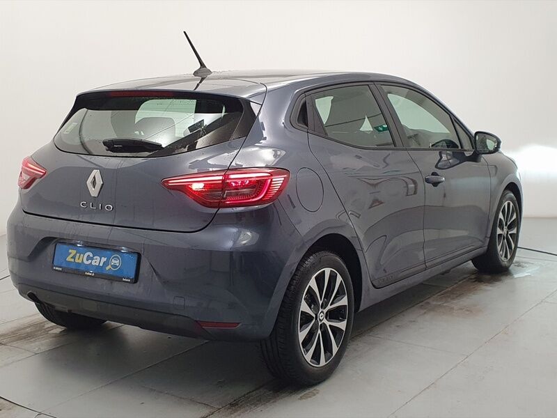 More views of Renault Clio