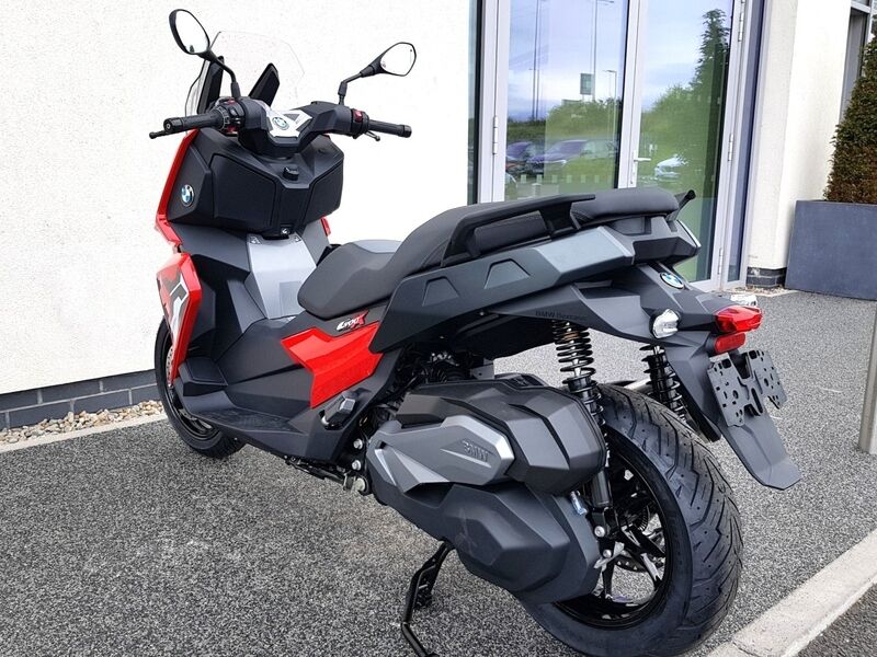 More views of BMW C400X