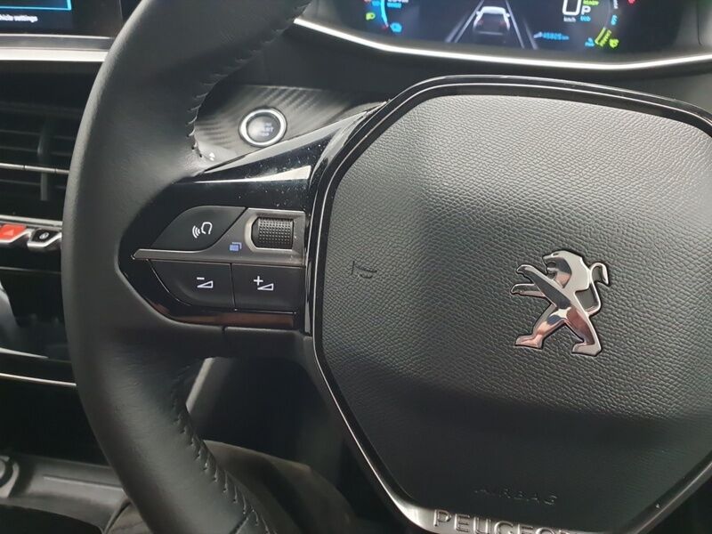 More views of Peugeot 2008