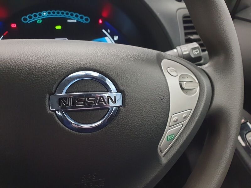 More views of Nissan Leaf