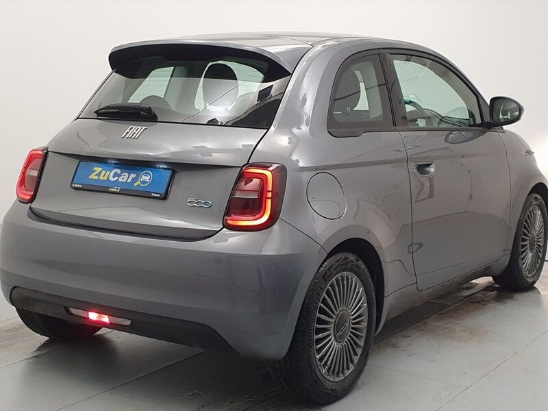 More views of Fiat 500e