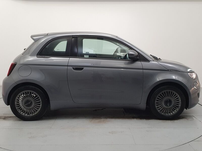 More views of Fiat 500e