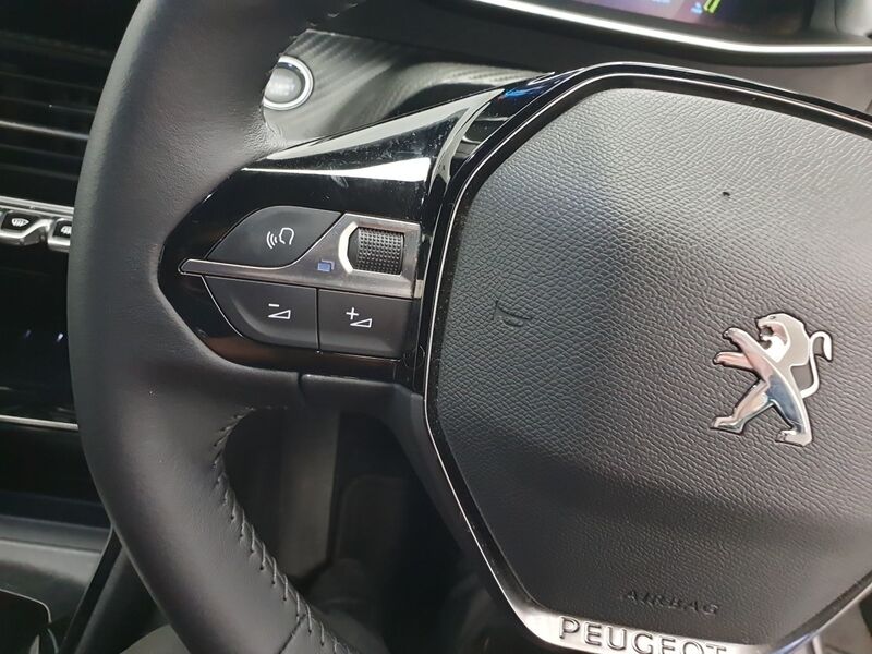 More views of Peugeot 2008