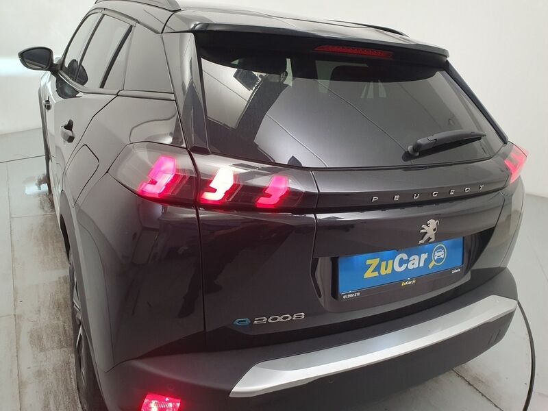 More views of Peugeot 2008