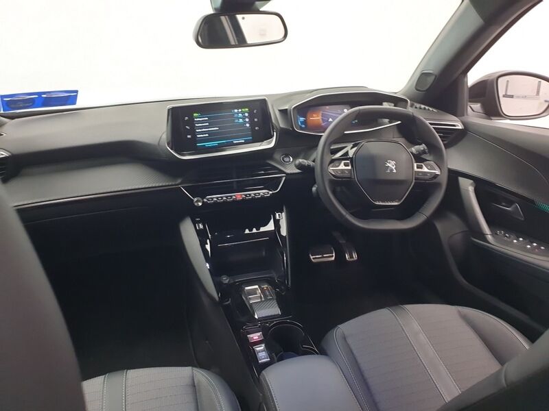 More views of Peugeot 2008