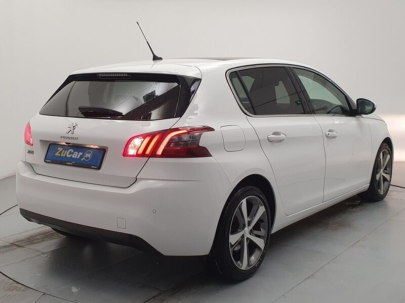 More views of Peugeot 308