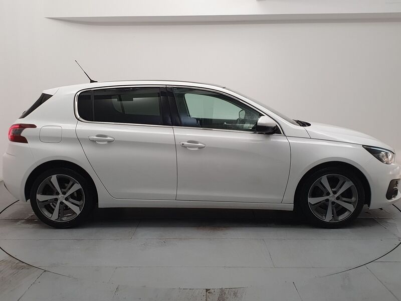 More views of Peugeot 308