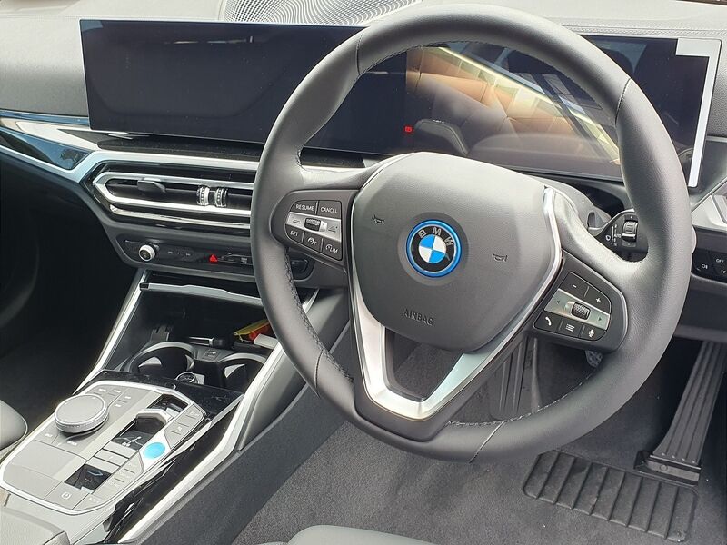 More views of BMW i4