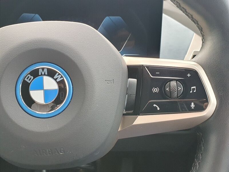 More views of BMW iX