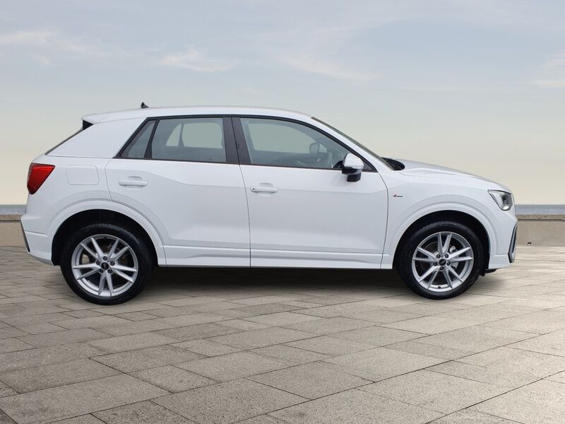 More views of Audi Q2