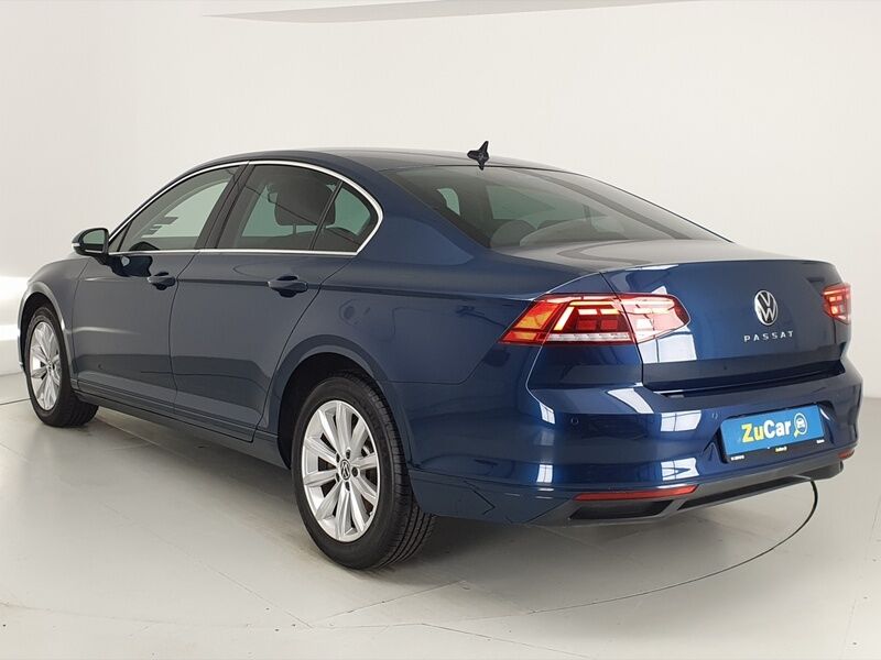 More views of Volkswagen Passat