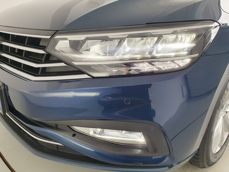 More views of Volkswagen Passat