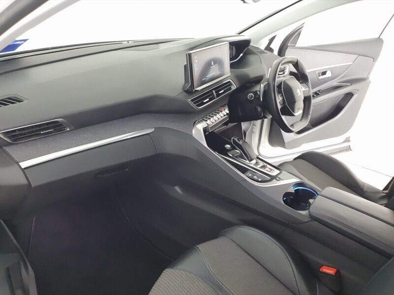 More views of Peugeot 3008