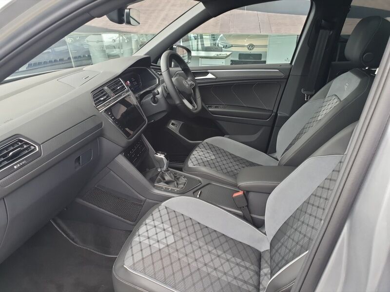 More views of Volkswagen Tiguan Allspace