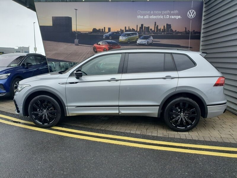 More views of Volkswagen Tiguan Allspace