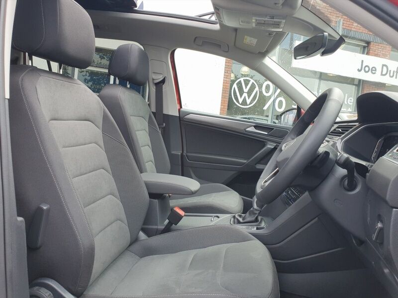 More views of Volkswagen Tiguan Allspace