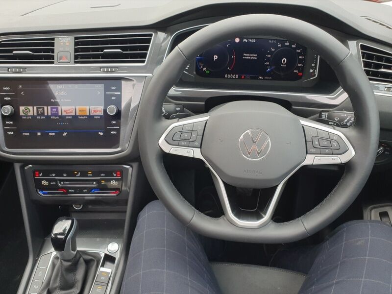 More views of Volkswagen Tiguan Allspace