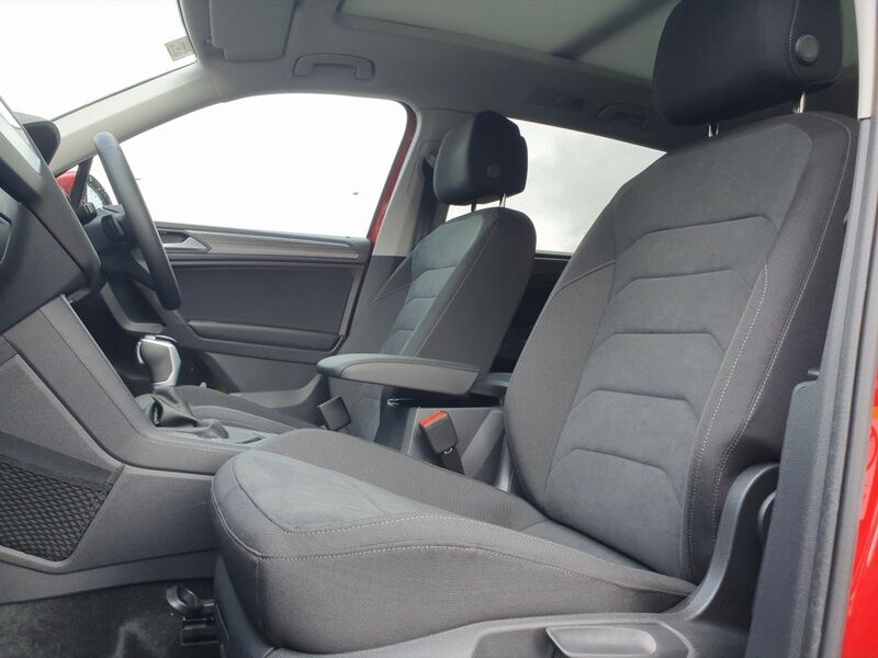 More views of Volkswagen Tiguan Allspace