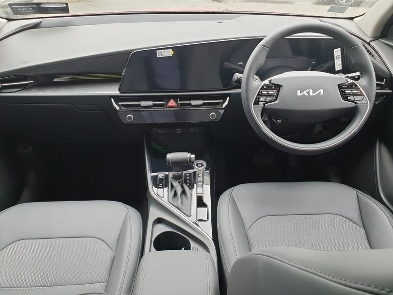 More views of Kia Niro