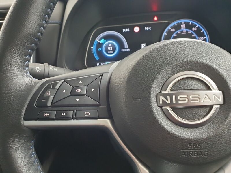 More views of Nissan Leaf