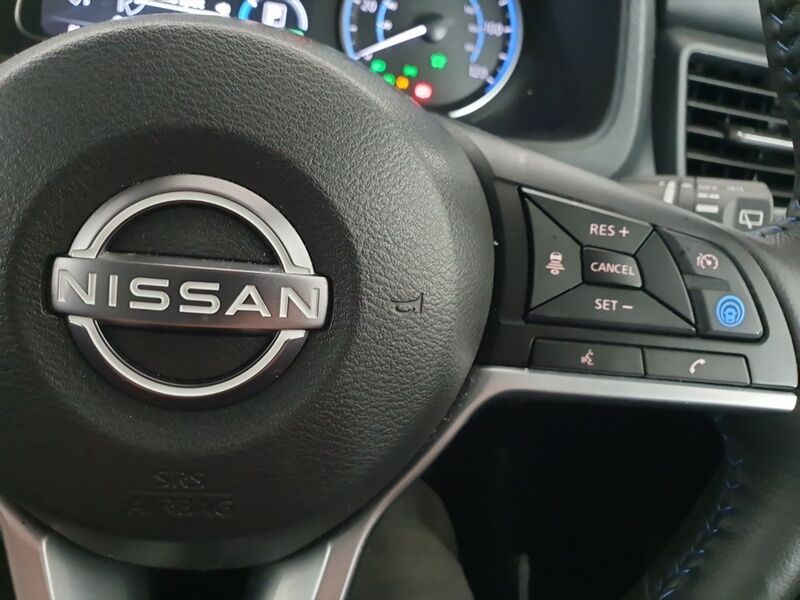 More views of Nissan Leaf