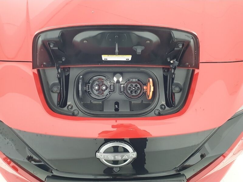 More views of Nissan Leaf