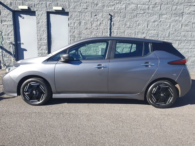 More views of Nissan Leaf