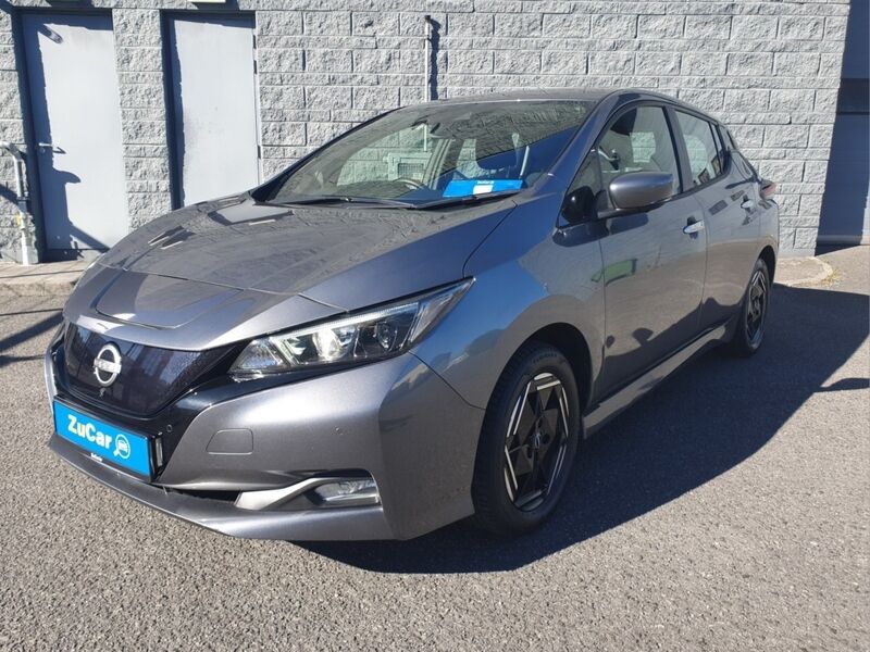 More views of Nissan Leaf