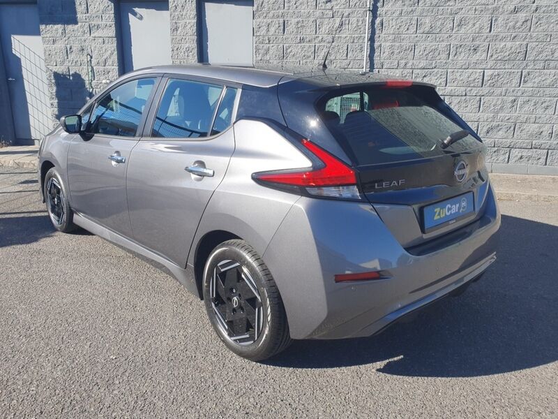 More views of Nissan Leaf