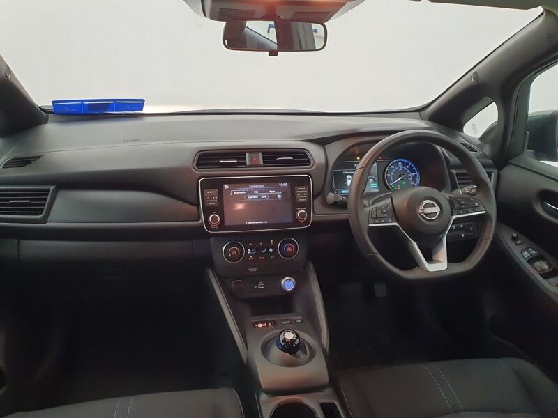 More views of Nissan Leaf