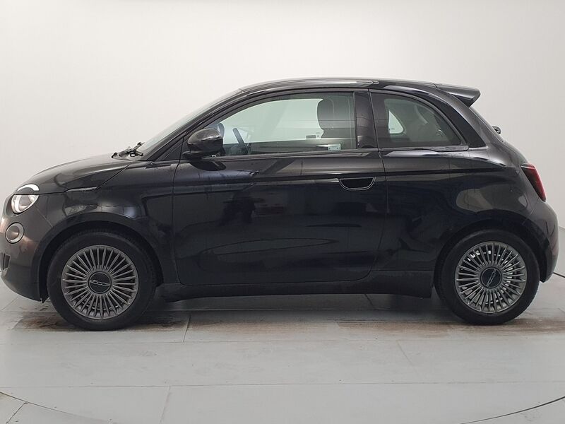 More views of Fiat 500e